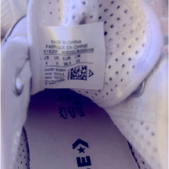 NWOB CHUCK TAYLOR ALL STAR WHITE CONVERSE 🌸 - Picture 3 of 7